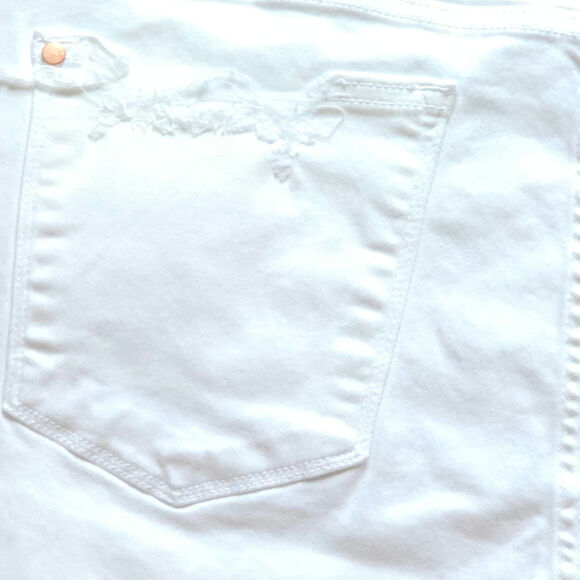 NWT, Judy Blue Women's Shark Bite Mid Rise Denim White Shorts, Size 3XL - Picture 7 of 10